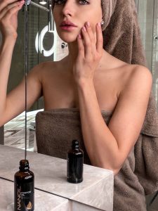 óleo de rícino nos cuidados do rosto